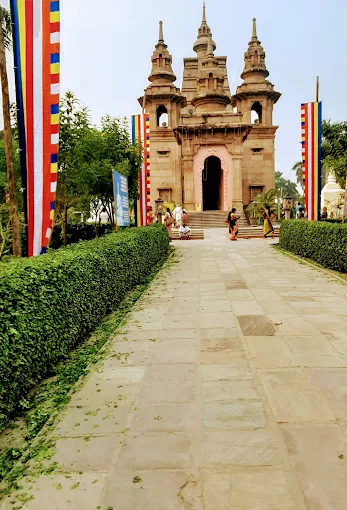 Jain Mandir and Dharamshala Prayagraj